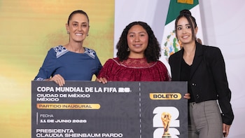 Sheinbaum entrega boletos para la inauguración y partidos del Mundial 2026: ellas son las ganadoras