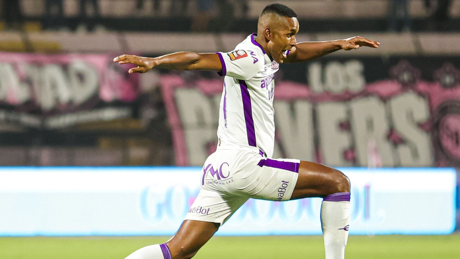 Fidel Martínez comemora seu primeiro gol com 'Missilera'. - Crédito: Meninos Esporte