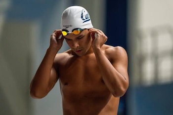 El dorsista mexicano se coloca