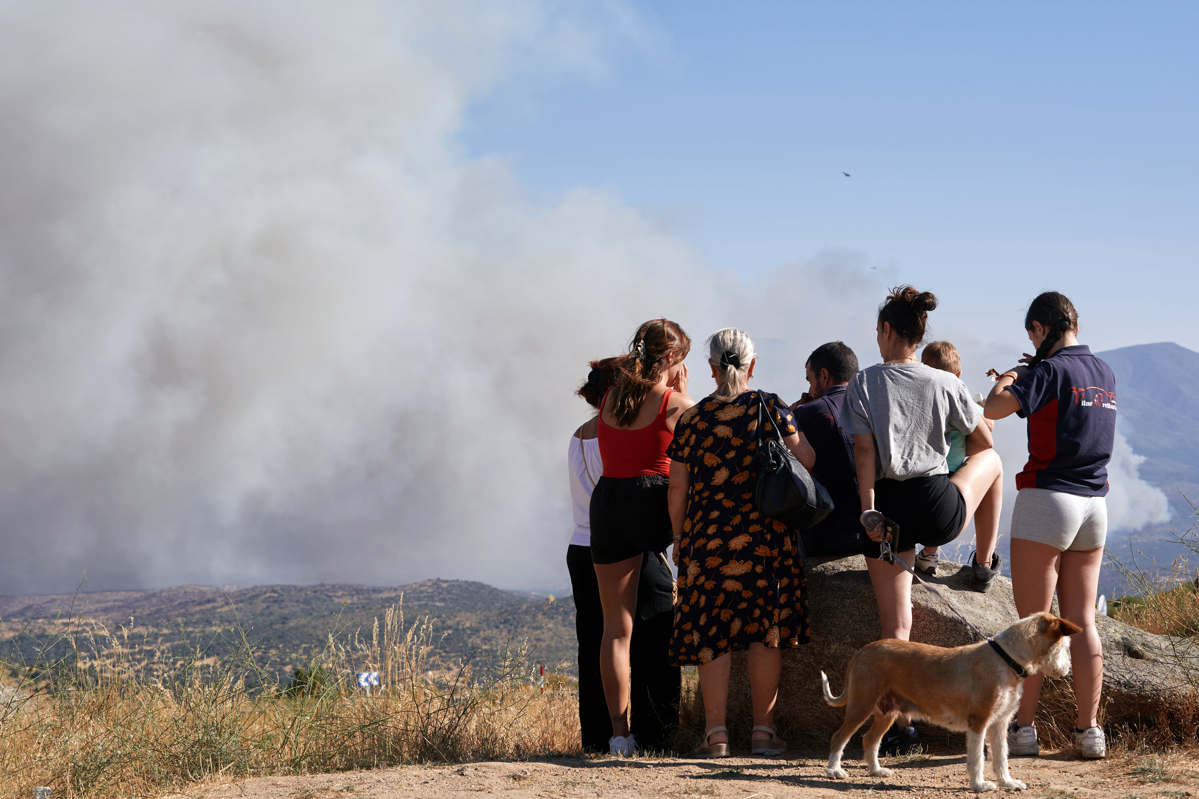 Madrid y Ávila enfrentan un incendio unificado que ya golpea a más de 60.000 personas