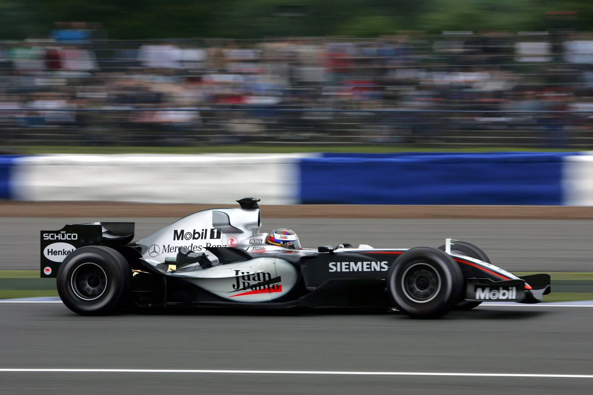 El colombiano ganó su primera carrera en McLaren en Silverstone, tras un arranque irregular en el campeonato de Fórmula 1 de 2005 - crédito Fórmula 1