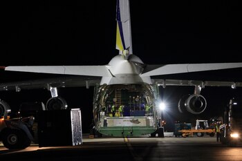 El avión Antonov llegó el