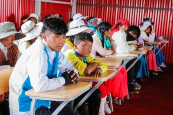 Clases gratis de lengua uro recibirán más de 80 alumnos de la Isla Qhapi en lago Titicaca. (Andina)