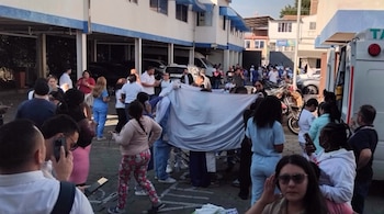 Laura Camila recuerda los momentos de tensión que vivió durante el parto y destaca el acompañamiento del personal de salud, que permaneció a su lado durante la emergencia.