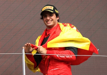 Carlos Sainz festejando con su