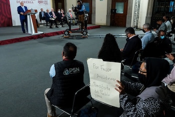 Periodista independiente Ana Dora protestando