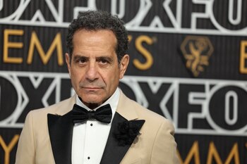 Tony Shalhoub fue reconocido con