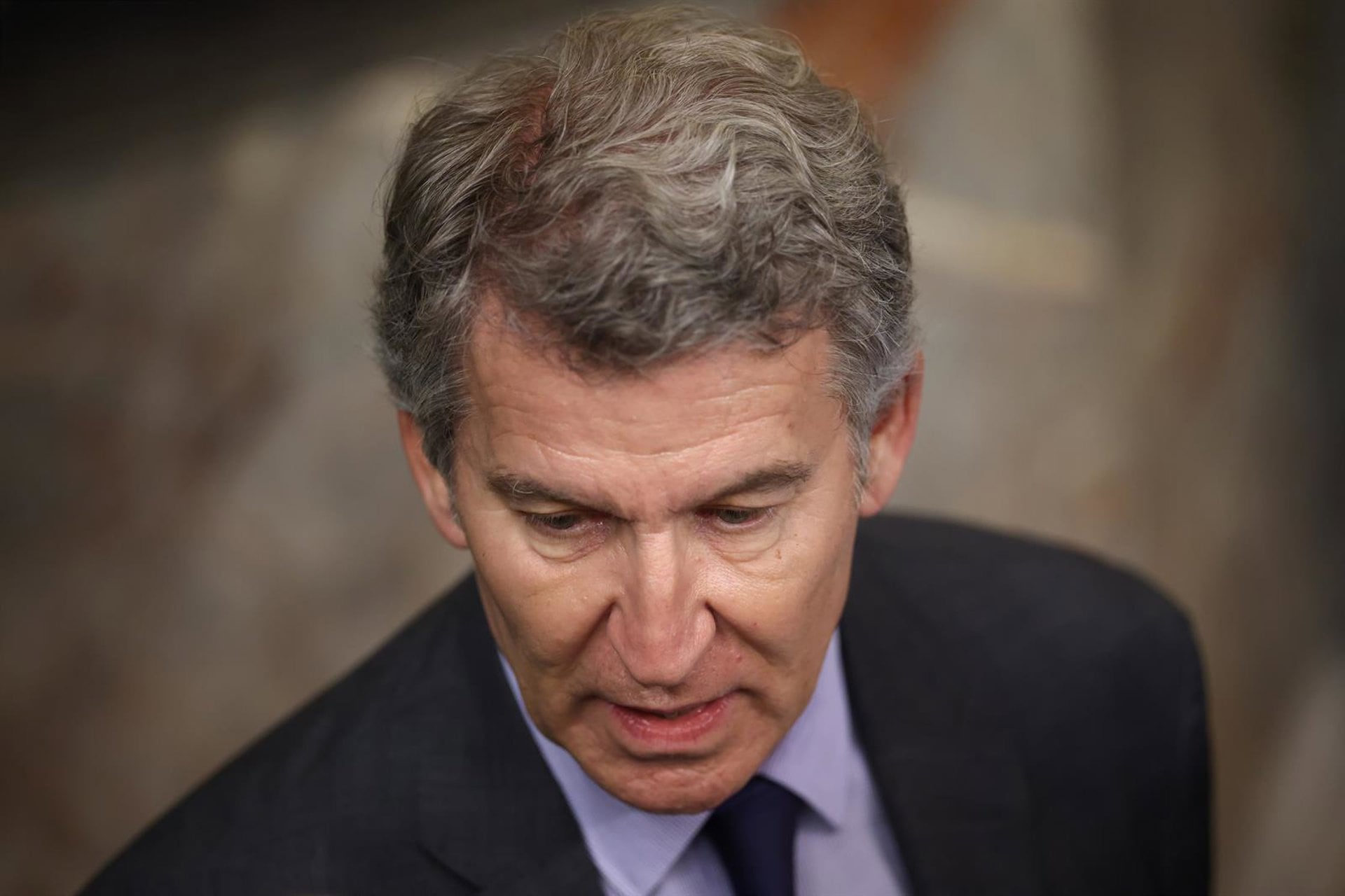 El presidente del PP, Alberto Núñez Feijóo, durante una sesión plenaria en el Congreso, a 30 de abril de 2026, en Madrid (España). (Alejandro Martínez Vélez / Europa Press)