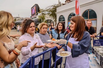 Las pupusas, platillo emblemático de El Salvador, fue promovido entre la comunidad de Turquía./(Ministerio de Relaciones Exteriores)