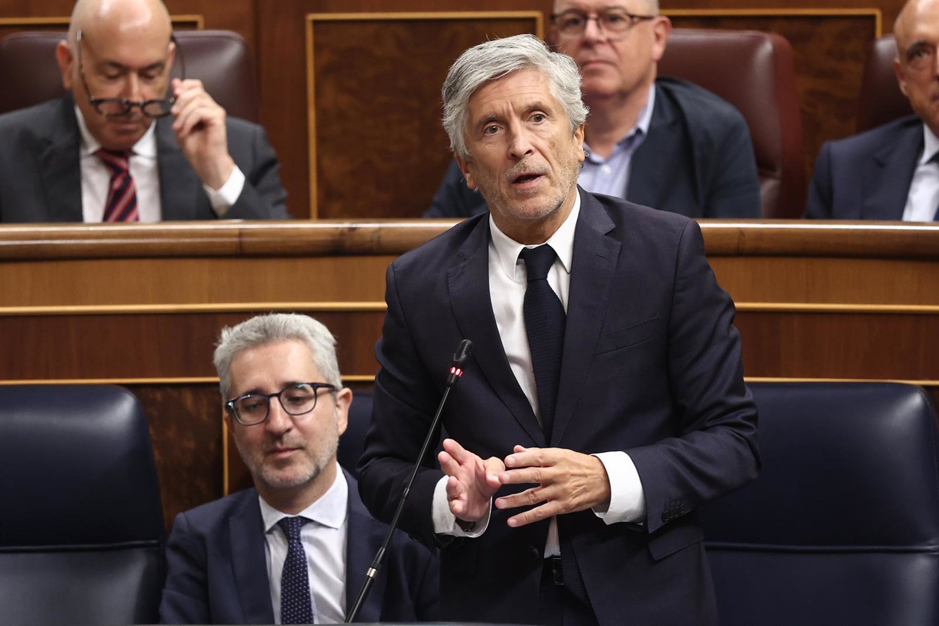 09/09/2026 El ministro del Interior, Fernando Grande-Marlaska, interviene durante una sesión plenaria en el Congreso de los Diputados, a 9 de septiembre de 2026, en Madrid (España). El Gobierno se enfrenta a la primera sesión de control tras el inicio de curso, coincidiendo con la desclasificación de unos 40 documentos, fechados desde el 1 de julio hasta el 1 de agosto, relacionados con la crisis en Ceuta derivada por la entrada masiva de unos 80.000 migrantes desde la frontera con Marruecos. Saiz avanzó que se publicarían más informes relevantes si hubiera porque desde el Ejecutivo no tienen