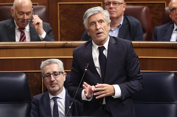 09/09/2026 El ministro del Interior, Fernando Grande-Marlaska, interviene durante una sesión plenaria en el Congreso de los Diputados, a 9 de septiembre de 2026, en Madrid (España). El Gobierno se enfrenta a la primera sesión de control tras el inicio de curso, coincidiendo con la desclasificación de unos 40 documentos, fechados desde el 1 de julio hasta el 1 de agosto, relacionados con la crisis en Ceuta derivada por la entrada masiva de unos 80.000 migrantes desde la frontera con Marruecos. Saiz avanzó que se publicarían más informes relevantes si hubiera porque desde el Ejecutivo no tienen "nada que esconder".
POLITICA
Eduardo Parra - Europa Press