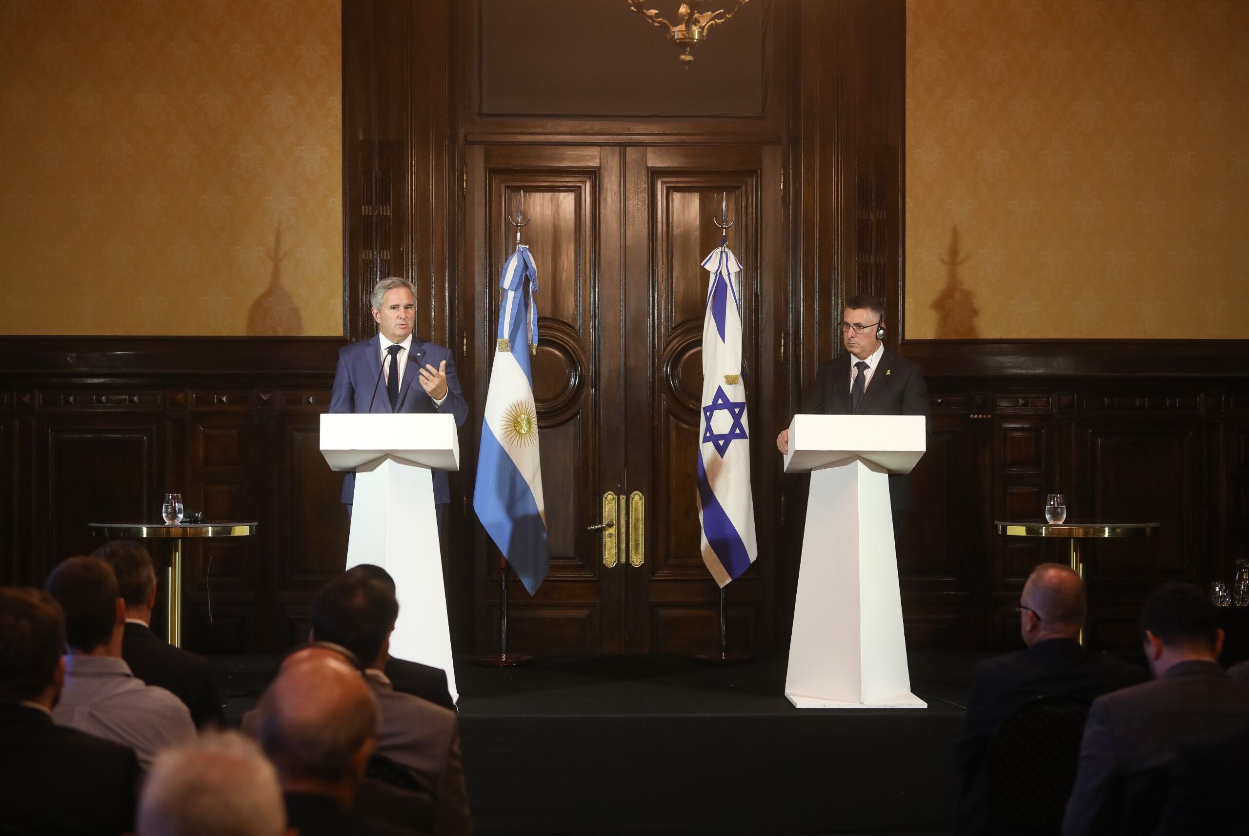 El canciller argentino Pablo Quirno y su par israelí Gideon Sa’ar dialogaron sobre la relación bilateral entre ambos países. (Fuente: Cancillería)