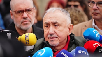 UGT advierte de "días difíciles" tras pactar Moreno con "los negacionistas del cambio climático y la violencia machista"