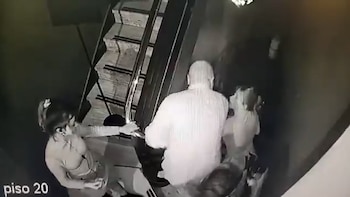 Video: una camarera denunció que fue agredida por el director de primaria de un reconocido colegio inglés de Quilmes
