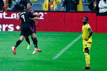 Henry Martin (I) festeja el