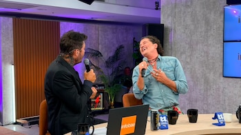 Carlos Vives le apostó a la salsa durante su paso por Infobae Mundial, con guiño a Gardel incluido