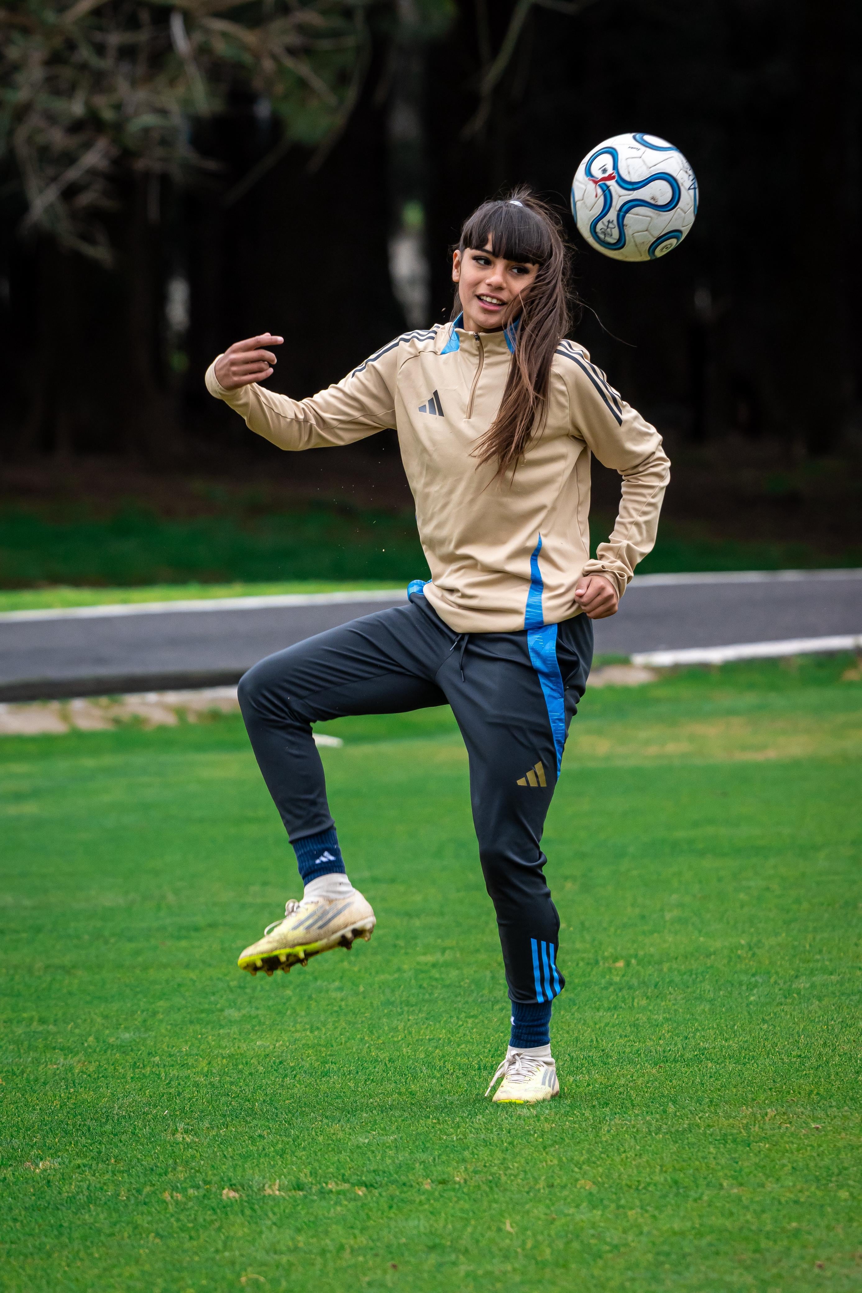 La repercusión por su actuación con la Sub 16 coincidió con sus citaciones a las categorías Sub 15 y Sub 17 de la selección argentina
