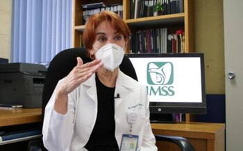 La doctora Mardia López Alarcón,