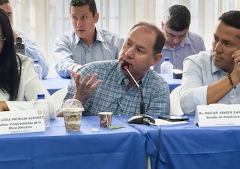 Óscar Javier Santos podrá continuar