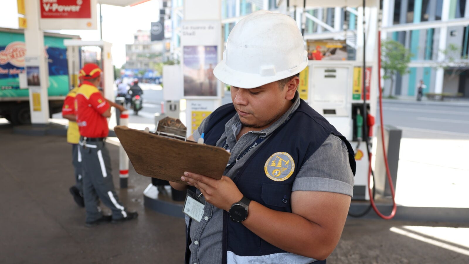 El reglamento del subsidio incluirá registros para seguir el recorrido del combustible desde las importadoras hasta las estaciones de servicio. (DCA)