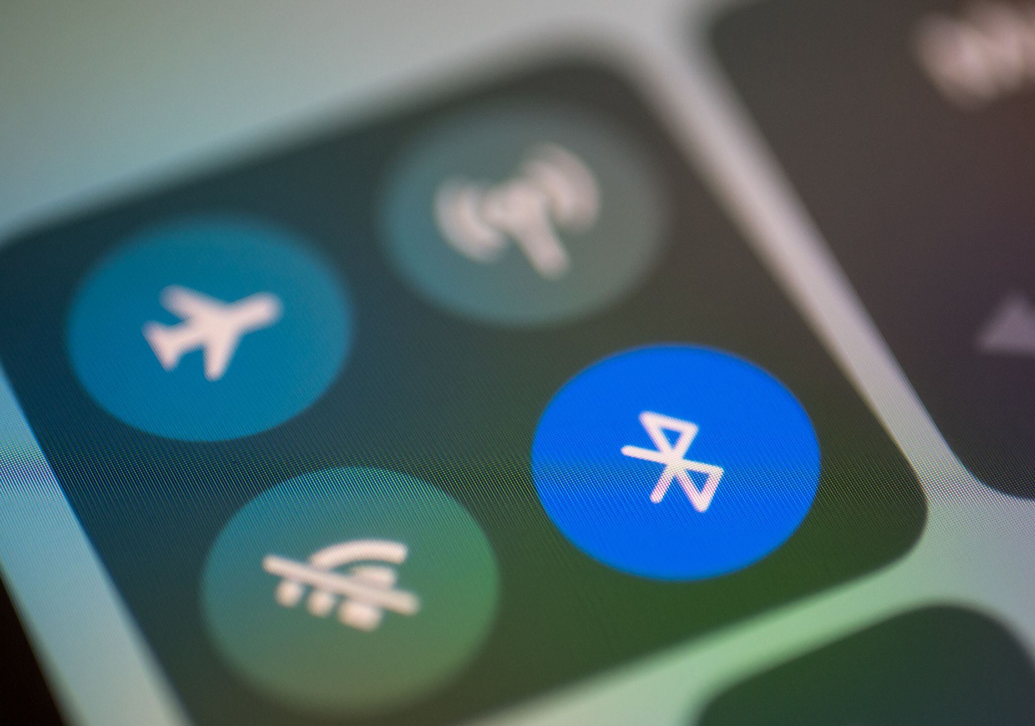 Una alerta global por fallas en chips Bluetooth expone vulnerabilidad en millones de dispositivos de audio - Andrea Warnecke/dpa