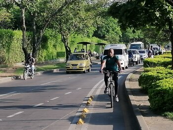 Bicicarriles en Cali
