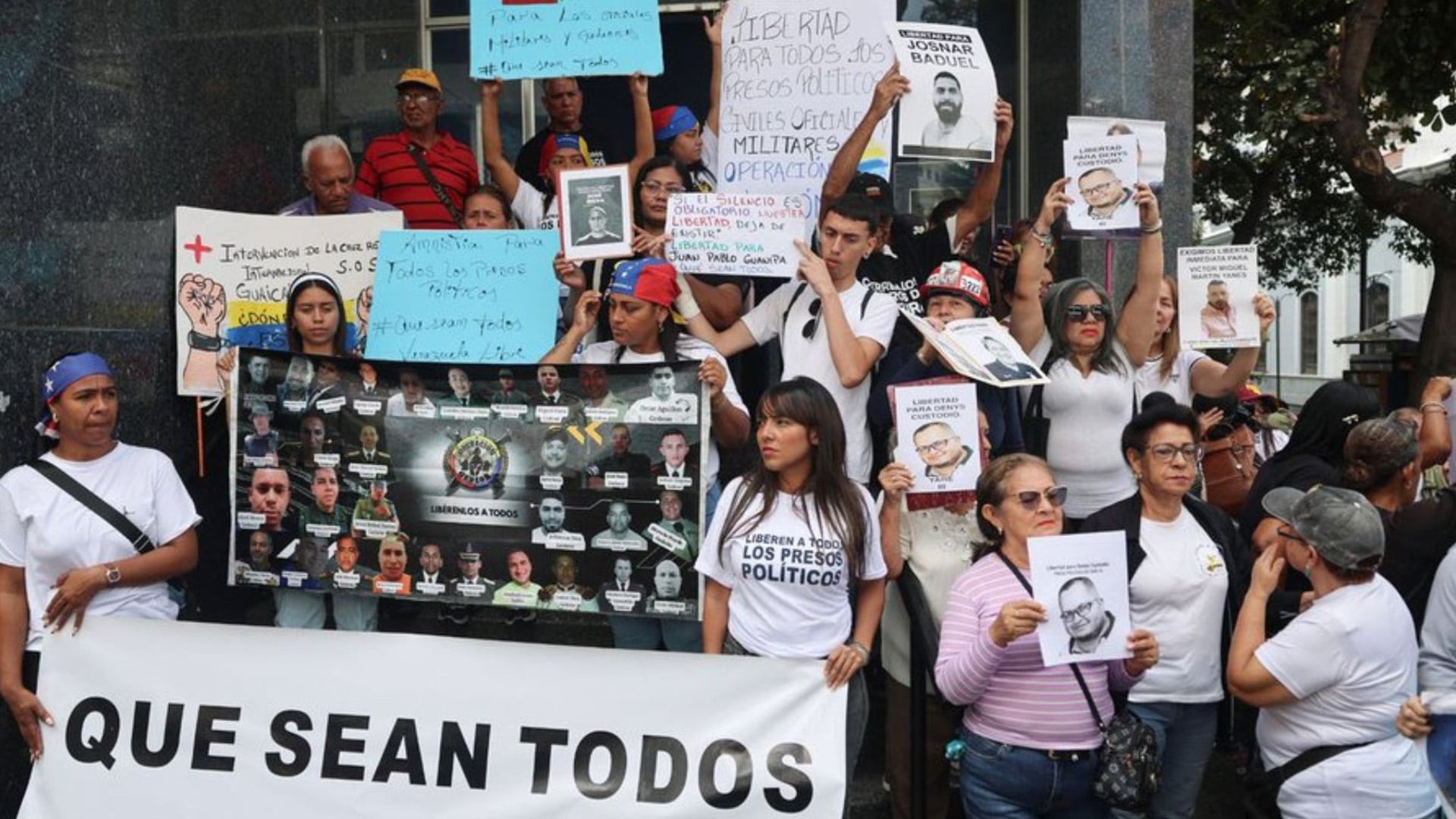 Familiares de presos políticos en una de las protestas por su libertad