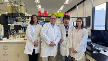 El doctor Palacios con su