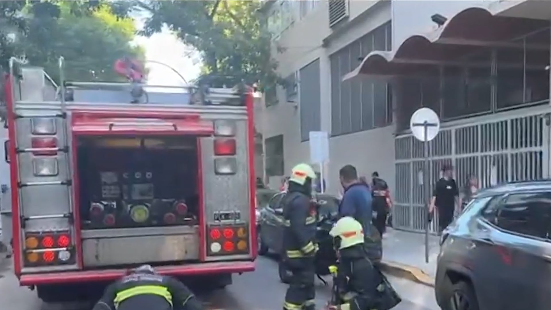 La circulación en el barrio de Belgrano fue interrumpida temporalmente por el operativo de emergencia tras el incendio