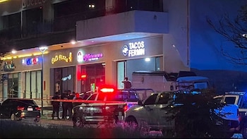Ataque a primos de Alfredo Olivas en taquería. (X@PandadelAmorXXI)
