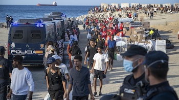 El Colegio de Médicos de Melilla reclama medidas "urgentes y excepcionales" ante la crisis migratoria de Ceuta