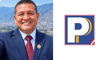 Retrato de un hombre sonriente con traje azul y corbata roja junto al logotipo del partido Podemos Perú