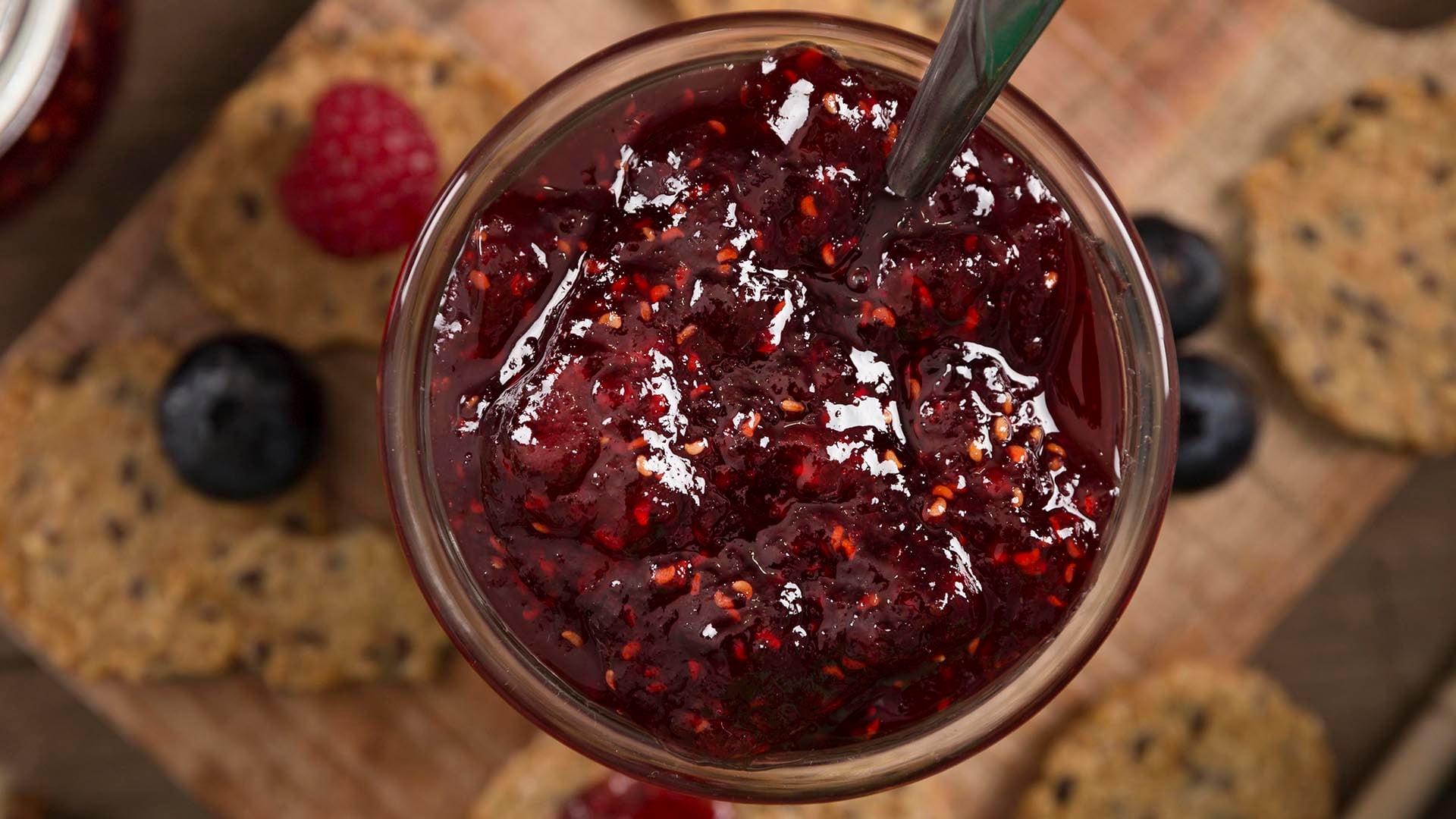 Las mermeladas, gracias a su alto contenido de azúcar o aceites, conservan su seguridad más allá de la fecha de caducidad (fuente: Freepik)