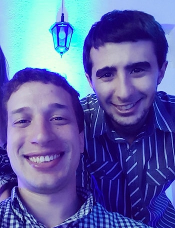 Yamil Santoro junto a su