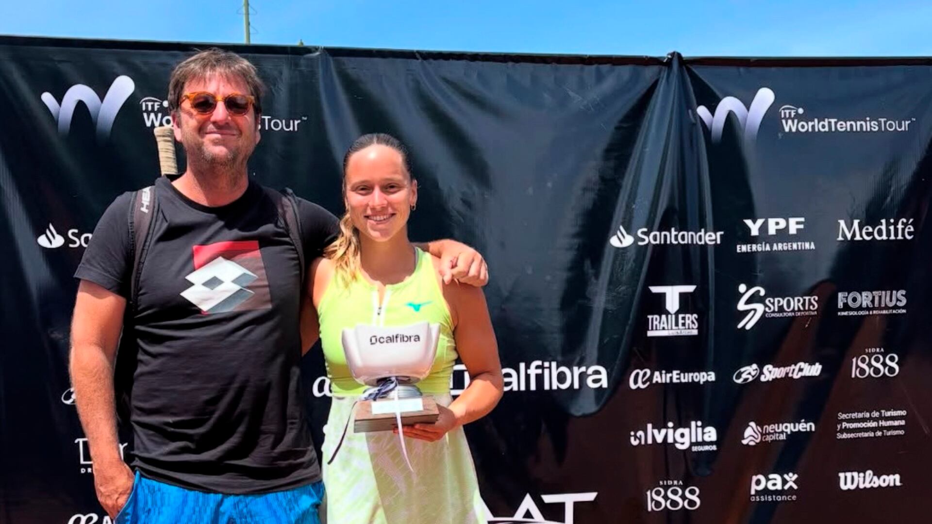 Martina Capurro tuvo palabras emotivas en la premiación del W35 de Neuquén para su entrenador César Chiappari, quien este lunes perdió a su mamá