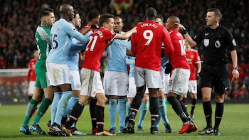 Manchester United United vs Manchester City. (Reuters/Carl)
