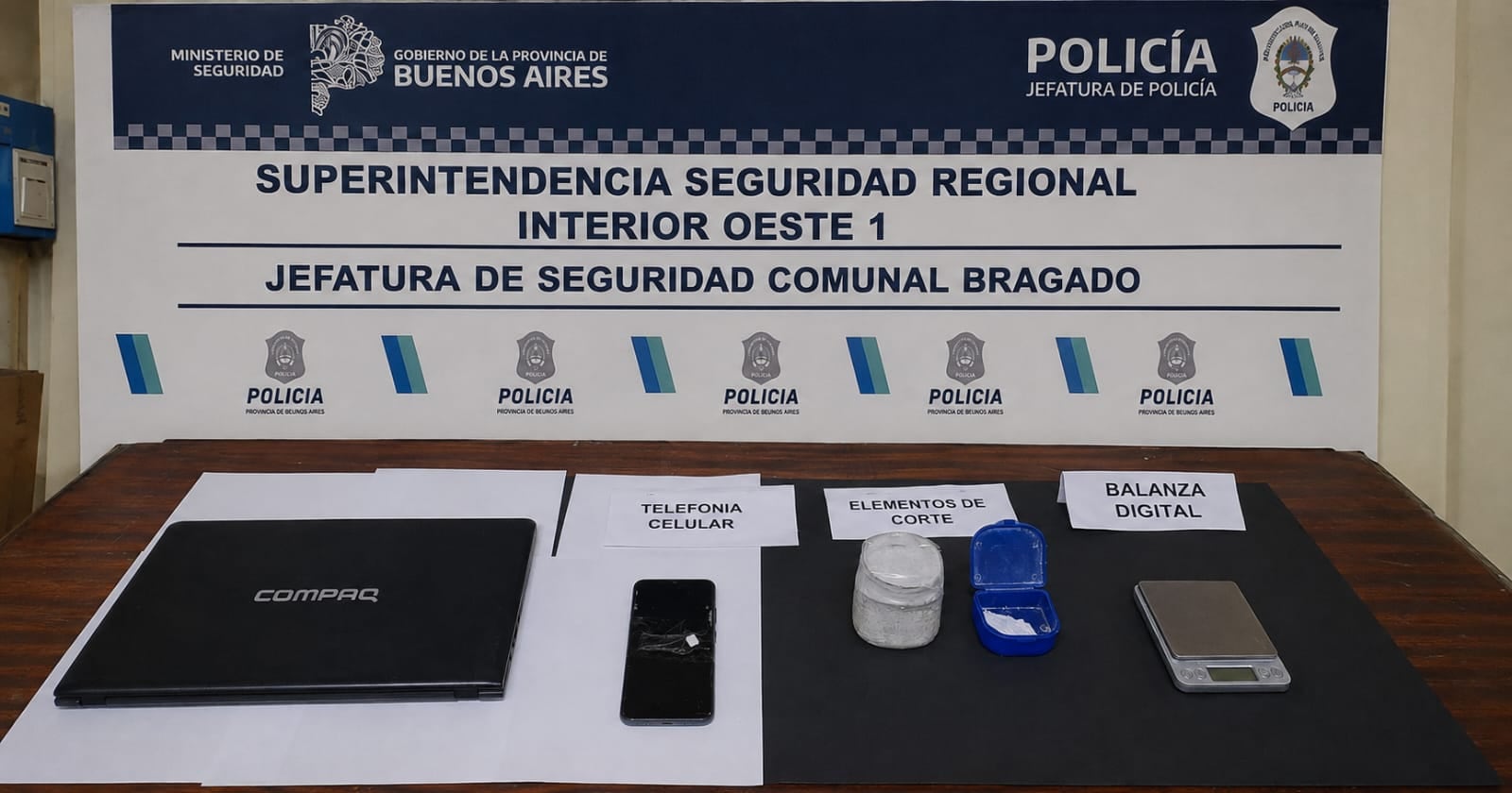 En el domicilio del concejal, los efectivos secuestraron restos de cocaína, elementos de corte y una balanza