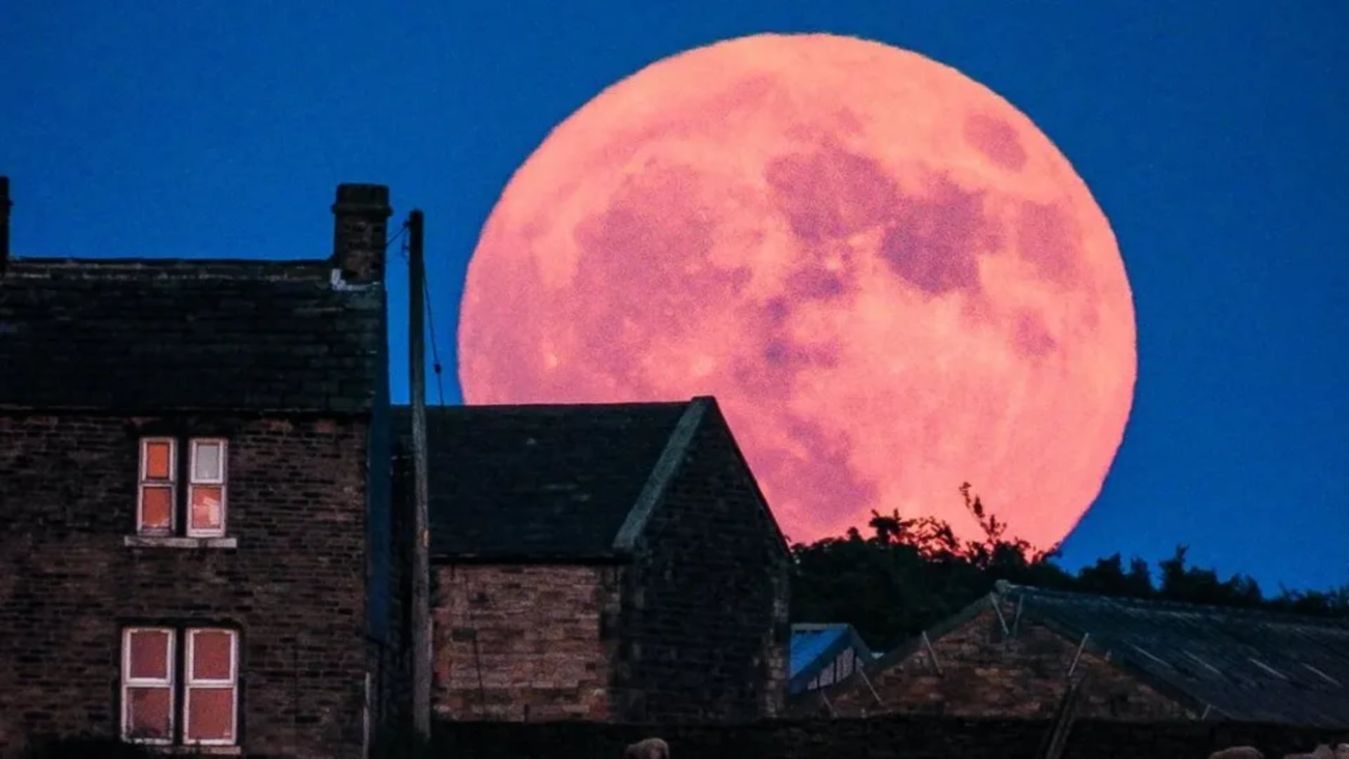 La Luna de Fresa de junio de 2025 será la más baja en el cielo del hemisferio norte en casi veinte años por efecto de la precesión nodal (BBC)