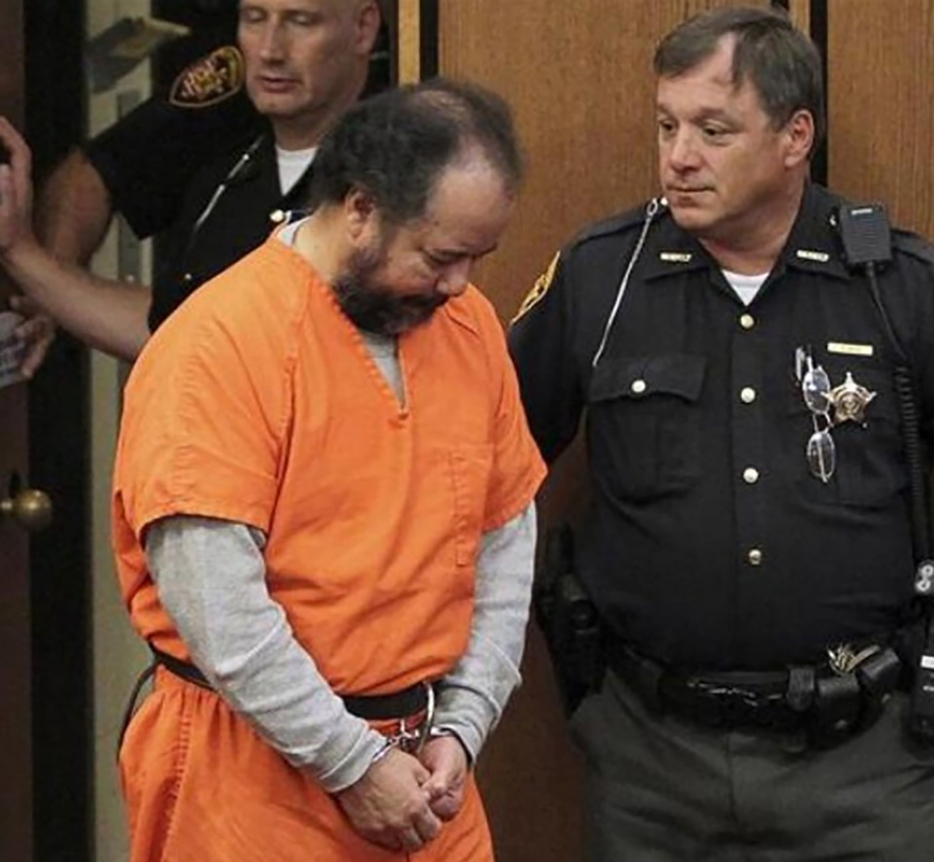 Una investigación sobre la muerte de Ariel Castro en una prisión de Ohio detectó fallas graves en la vigilancia antes de que apareciera ahorcado en su celda