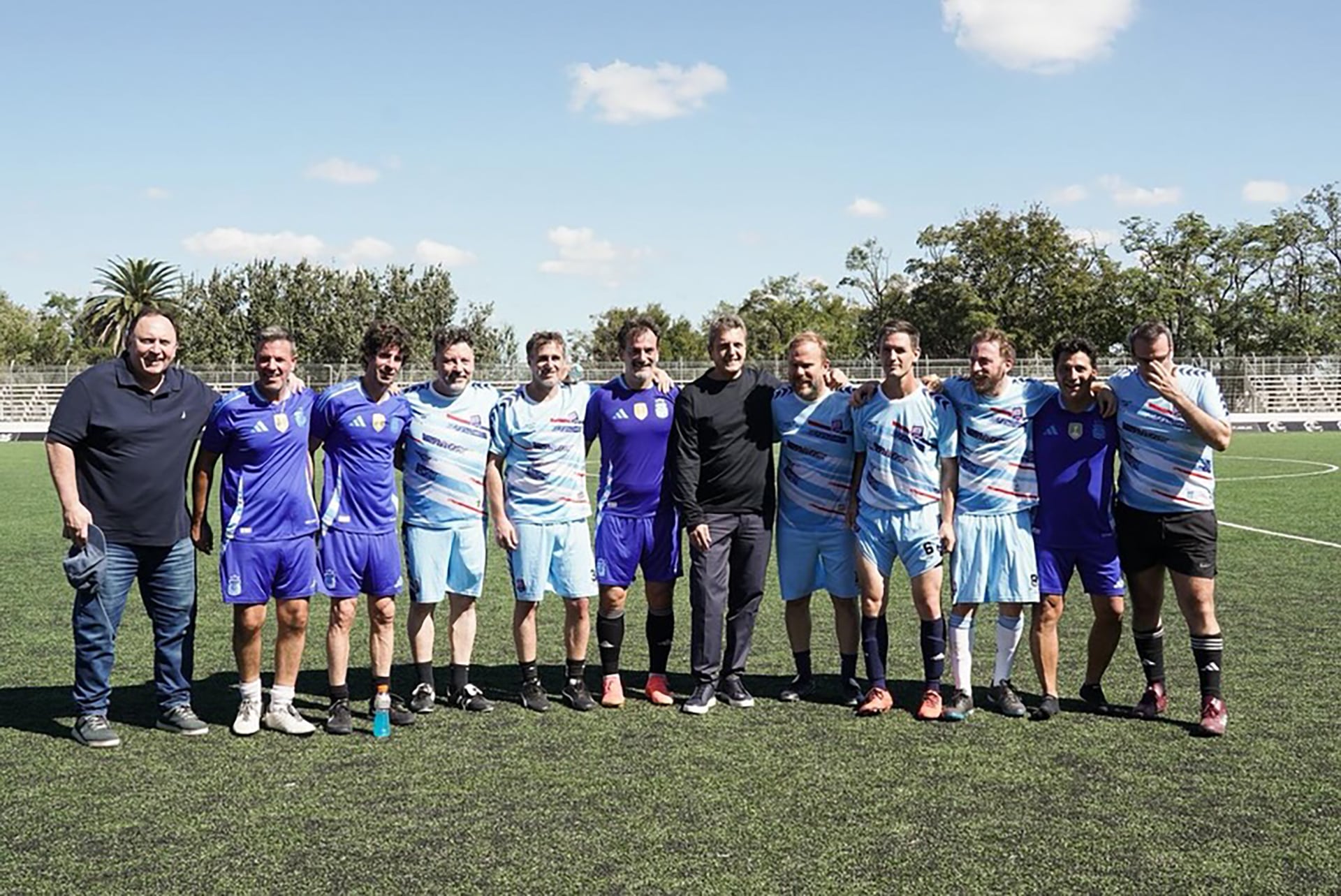 Sergio Massa junto a varios intendentes de la provincia de Buenos Aires (Instagram: @sebasgalmarini)