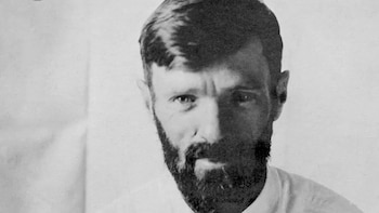 La reflexión de D. H. Lawrence, escritor inglés, sobre la libertad: “Una mujer tiene que vivir su vida, o vivir para arrepentirse de no haberla vivido”