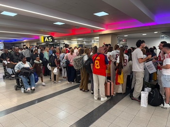 Cientos de familiares españoles retornaron a su país luego de la final del Mundial