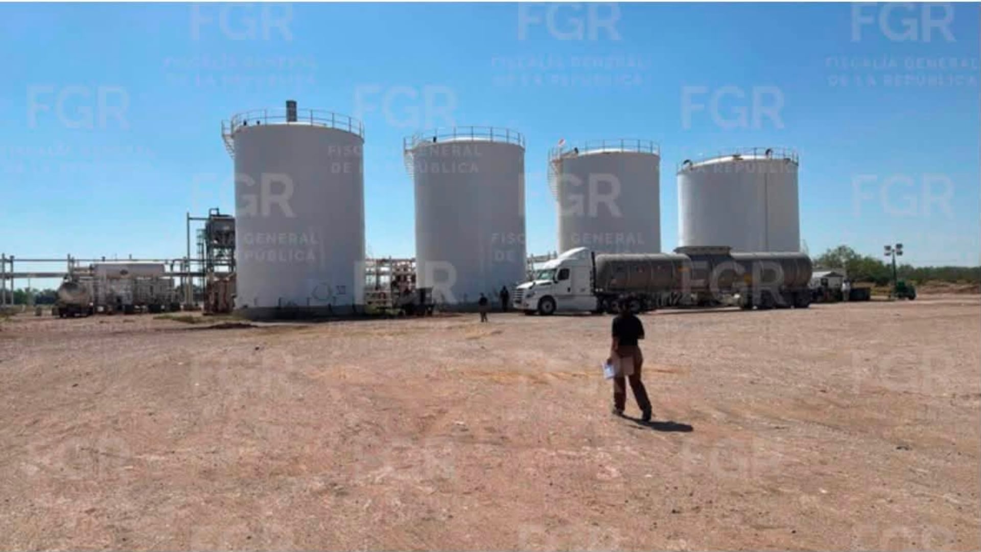 Fuerzas federales aseguran presunta refinería clandestina con más de 3.7 millones de litros de hidrocarburo en Tamaulipas