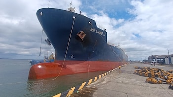 Refuerzo logístico en el suroccidente: 103.000 barriles de combustibles llegan a Tumaco para abastecer a Nariño