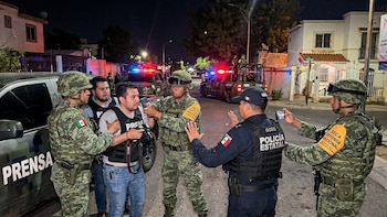Militares agreden a periodistas cuando cubrían un operativo en Culiacán: policía estatal interviene para proteger a los comunicadores