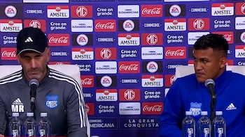 El entrenador de Emelec de Ecuador denunció insultos racistas contra sus jugadores por parte de los hinchas de Huracán