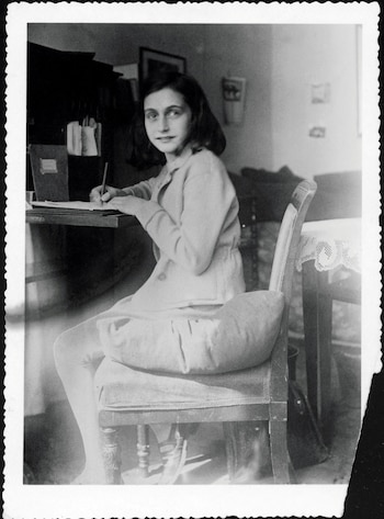 Andrew Fox crea una Ana