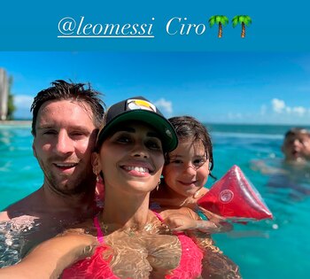 Leo, Antonela y Ciro Messi
