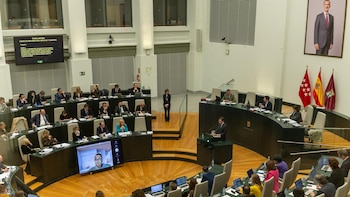 La izquierda insta en Cibeles