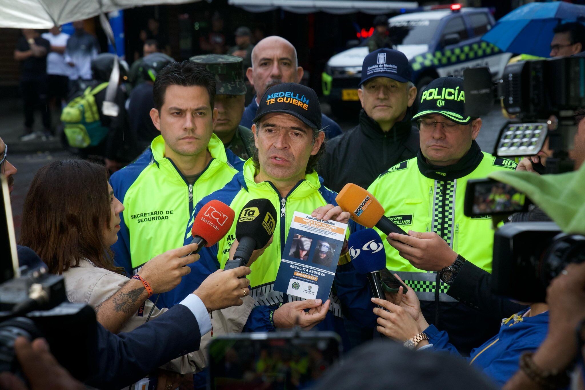 Desde 2024, la oficina de Interpol en Medellín facilitó más del 50 % de capturas de delincuentes internacionales en la ciudad - crédito @FicoGutierrez/X